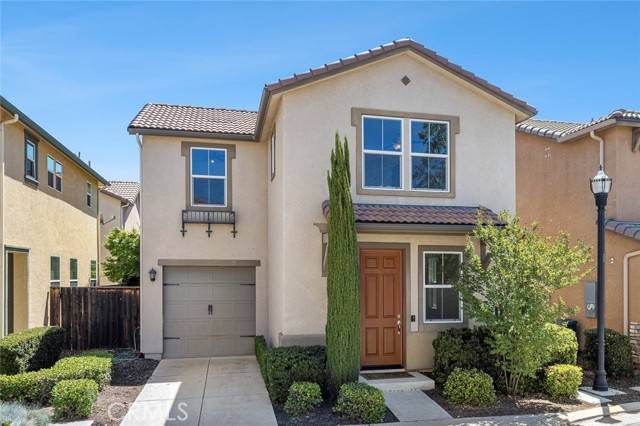 1587 N Strada Way, Clovis, CA 93619
