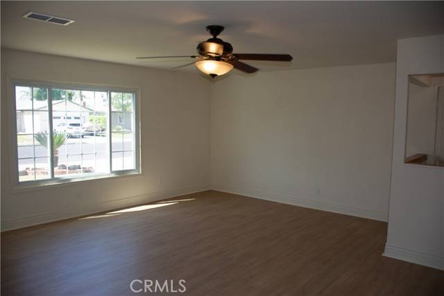 1913 N Waukena Way,  Hanford,  CA 93230