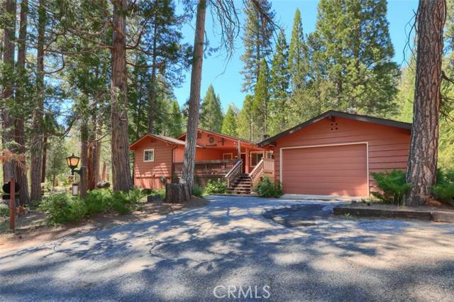 8067 Chilnualna Falls Road, Wawona, CA 95389