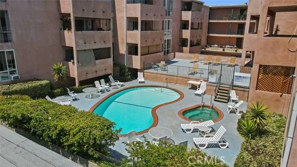 Encino, CA 91316,5454 Zelzah Avenue #317