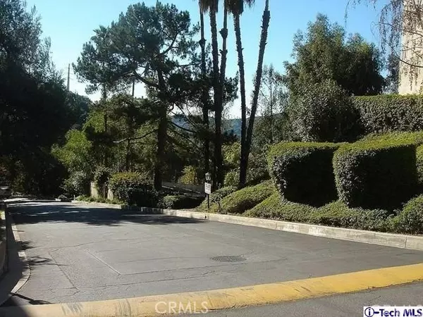 Glendale, CA 91208,1935 Alpha Road #204