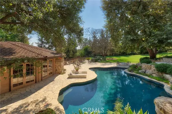 1252 El Vago Street, La Canada Flintridge, CA 91011