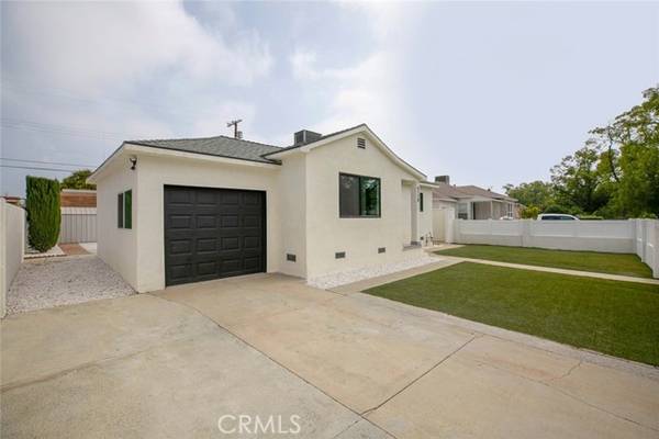 Panorama City, CA 91402,8118 Wakefield Avenue