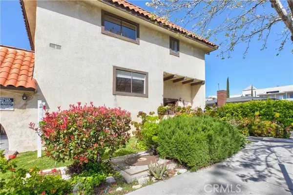 10141 Samoa Avenue #27, Tujunga, CA 91042