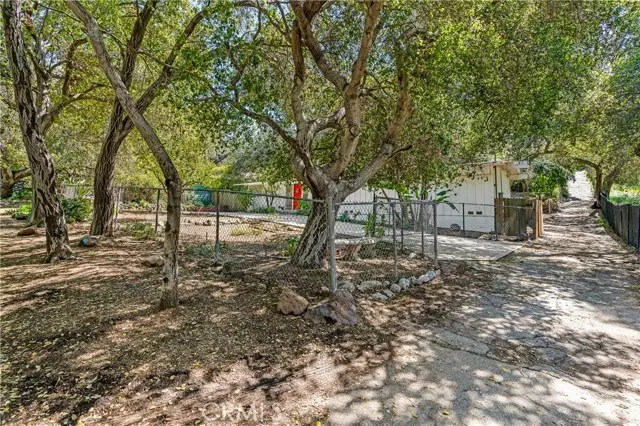 Sunland, CA 91040,8260 Mcgroarty Street