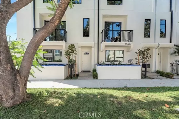 Toluca Lake, CA 91602,10612 Kareen Court