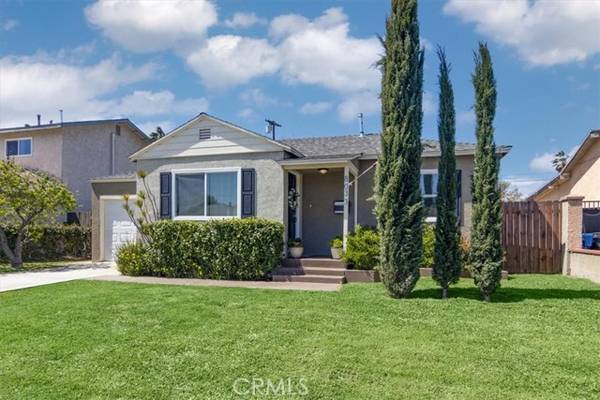 8033 Norwich Avenue, Panorama City, CA 91402