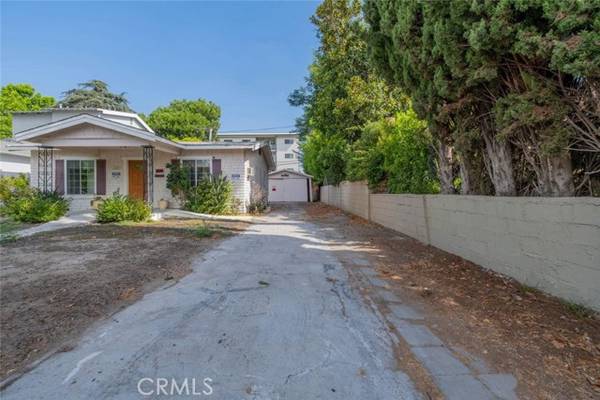 Toluca Lake, CA 91602,11025 Blix Street