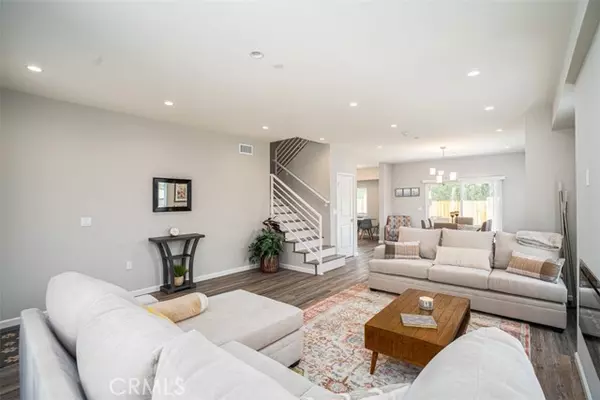 7028 Valmont Street #B, Tujunga, CA 91042