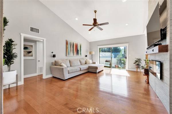 14245 Dickens Street #302, Sherman Oaks, CA 91423