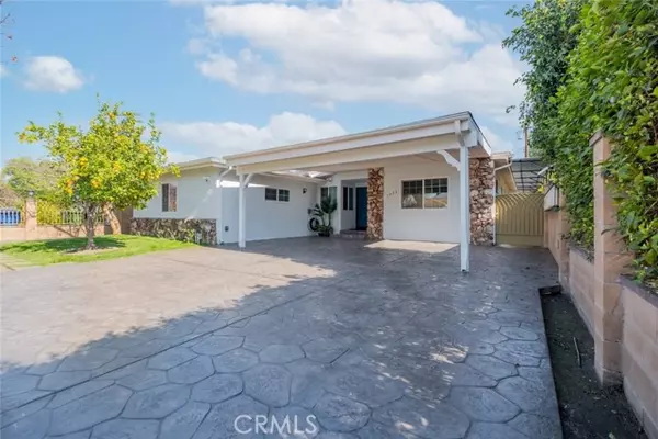 7022 Mammoth Avenue, Van Nuys, CA 91405