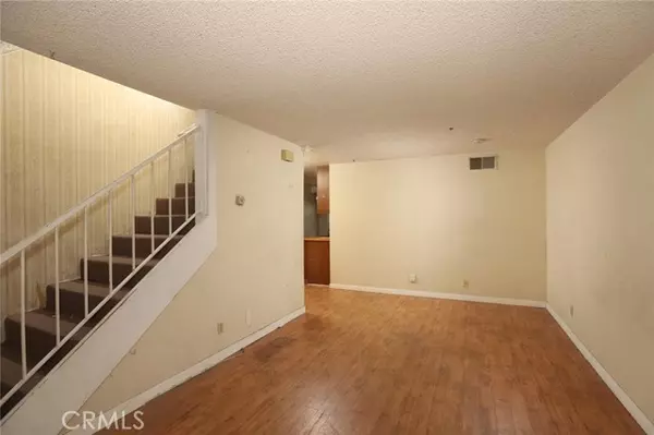 Panorama City, CA 91402,14501 Tupper Street #34