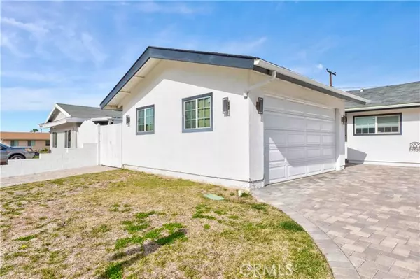 Saugus, CA 91350,22355 Los Tigres Drive