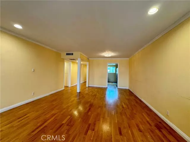 Glendale, CA 91202,1401 Valley View Road #325