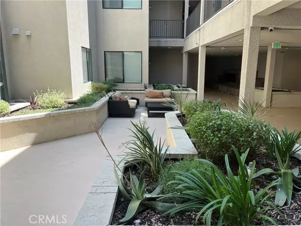 Glendale, CA 91205,230 S Jackson Street #204