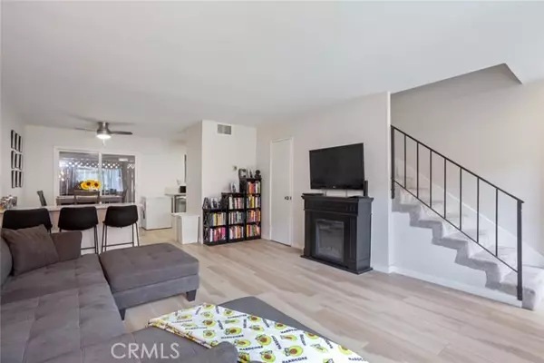 8414 Columbus Avenue #17, North Hills, CA 91343