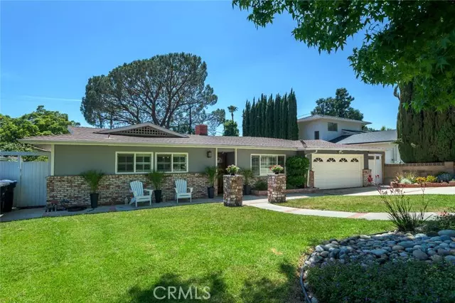 La Crescenta, CA 91214,3810 Los Olivos Lane