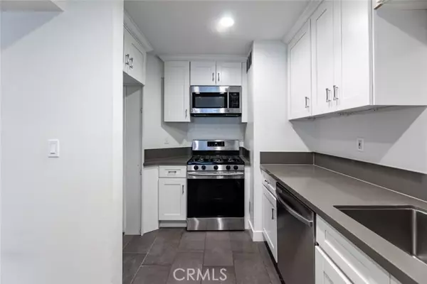 Glendale, CA 91203,315 Chester Street #211