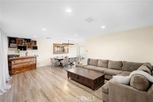 Glendale, CA 91202,600 W Stocker Street #305