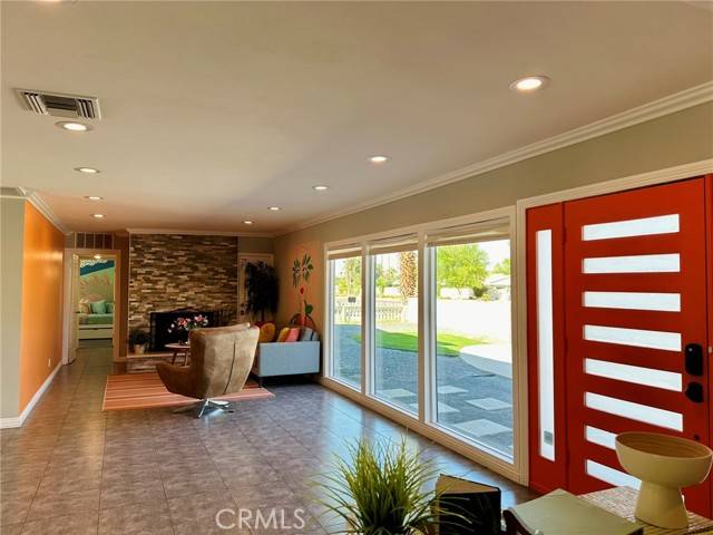 1331 S Sunrise Way, Palm Springs, CA 92264