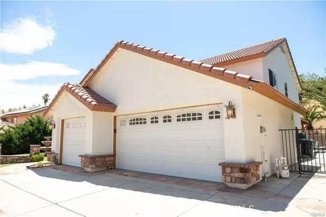 7254 Ojai Drive, Palmdale, CA 93551