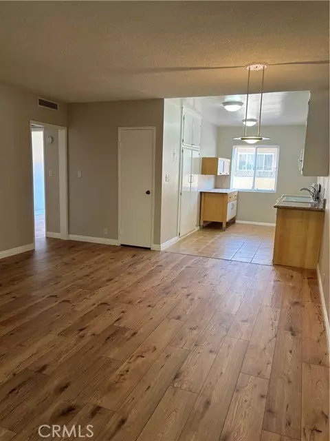 Glendale, CA 91206,315 N Louise Street #102