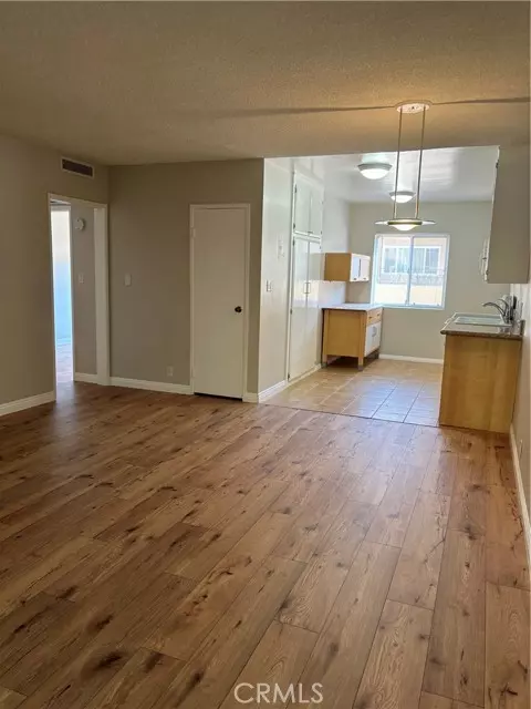 Glendale, CA 91206,315 N Louise Street #102