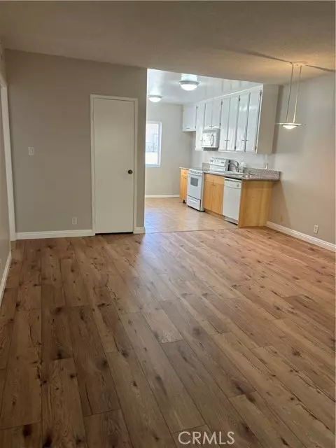 Glendale, CA 91206,315 N Louise Street #102