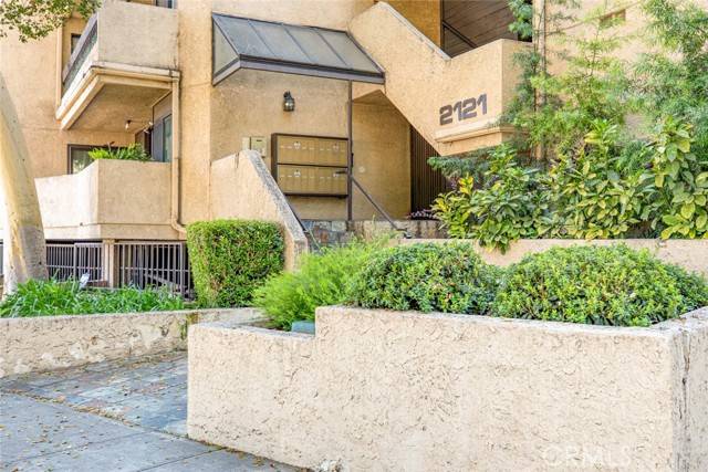 2121 Scott Road #206, Burbank, CA 91504