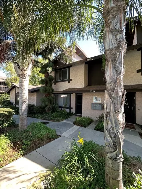 Reseda, CA 91335,7554 Corbin Avenue #2