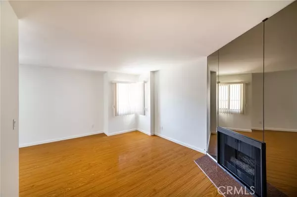 Glendale, CA 91202,421 Palm Drive #4