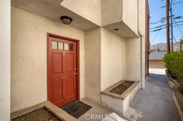 Glendale, CA 91202,421 Palm Drive #4