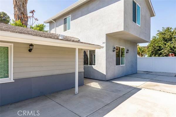 713 S Lake St, Burbank, CA 91502