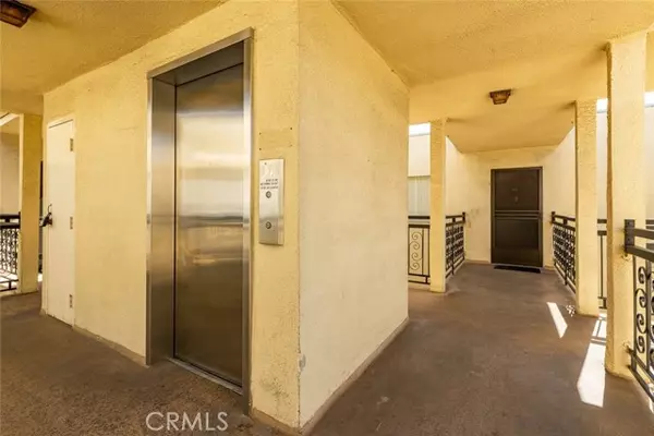 Glendale, CA 91202,1236 N Columbus Avenue #25