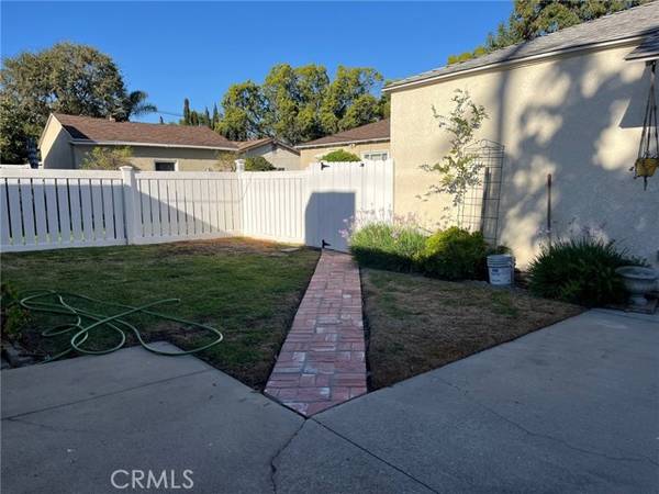 1100 N Clybourn Avenue, Burbank, CA 91505