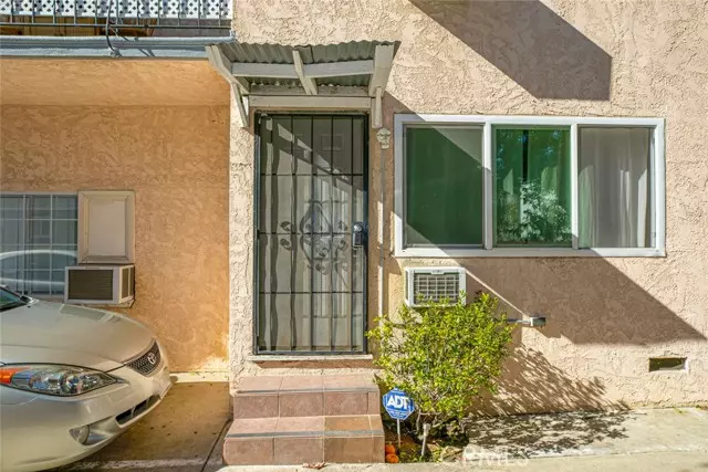 Van Nuys, CA 91401,14319 Tiara Street #3