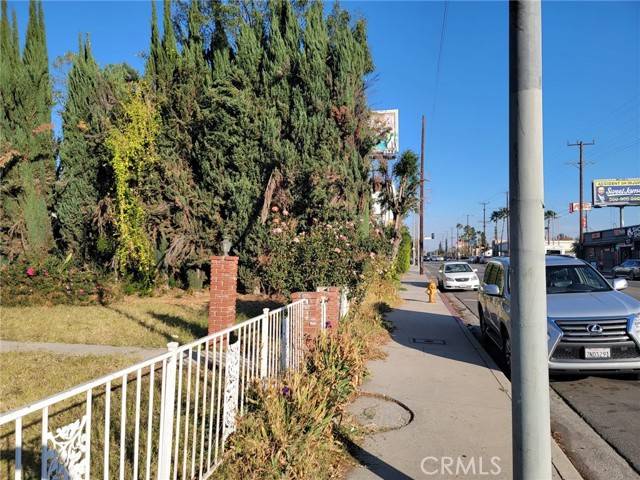 Northridge, CA 91325,17337 Saticoy Street