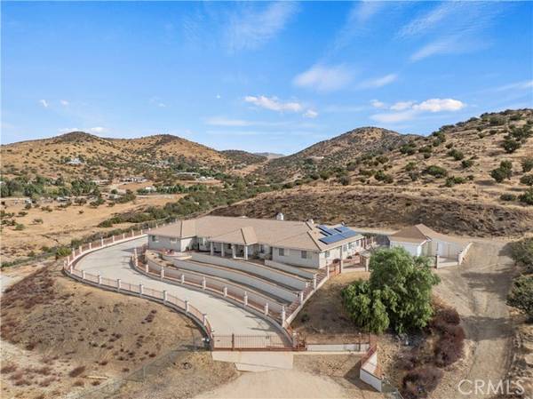 33650 Tataviam Drive, Agua Dulce, CA 91390