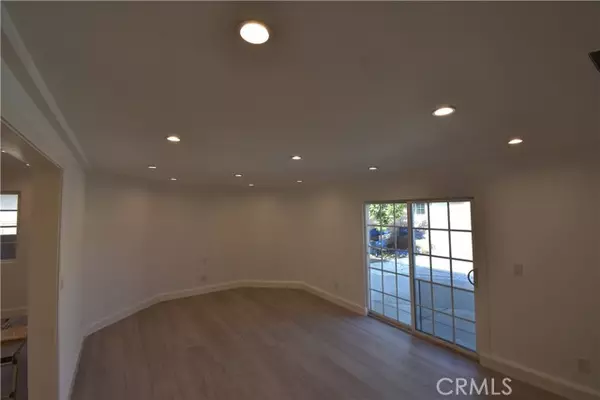 Panorama City, CA 91402,8646 Nagle Avenue