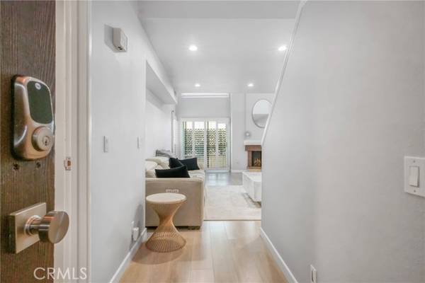 4675 Willis Ave #307, Sherman Oaks, CA 91403