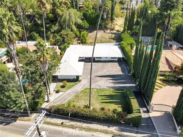 4450 Hayvenhurst Avenue, Encino, CA 91436