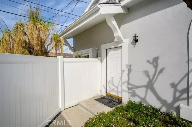 1136 N Kenwood Street, Burbank, CA 91505