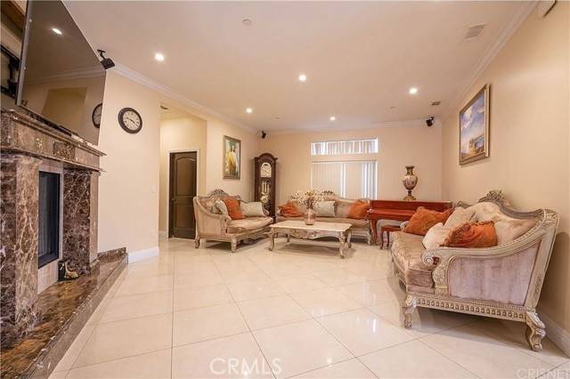 Van Nuys, CA 91405,6953 Calhoun Avenue