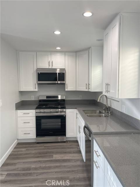 Burbank, CA 91501,1044 San Jose #100