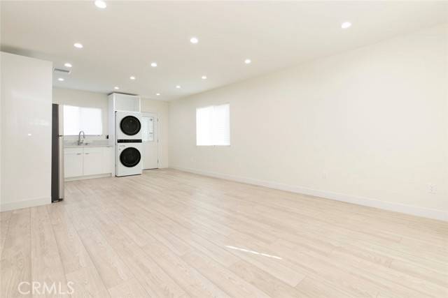 Panorama City, CA 91402,8002 Hazeltine Avenue