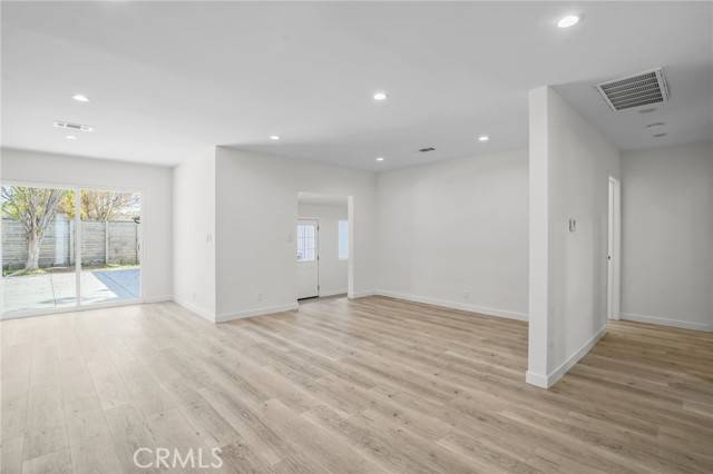8814 Haskell Avenue, North Hills, CA 91343