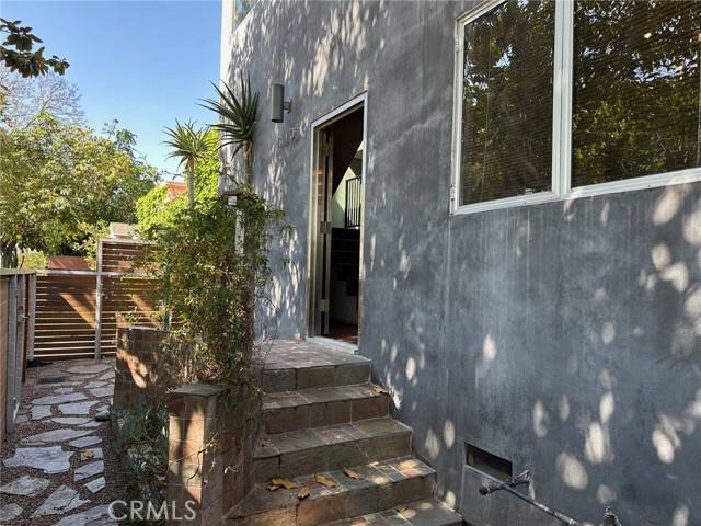 Los Angeles, CA 90026,1419 Angelus Avenue