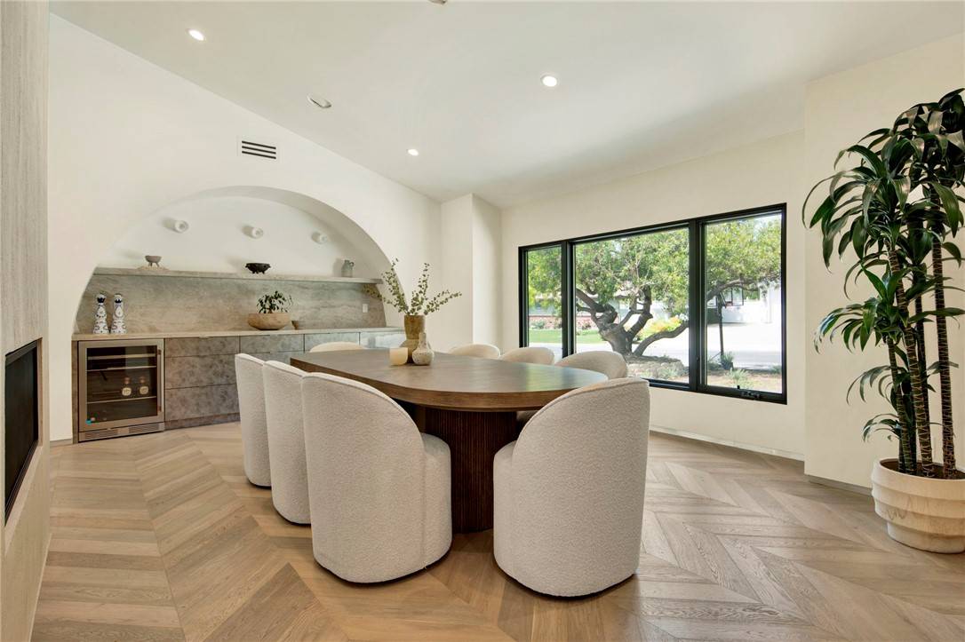 Sunland, CA 91040,10742 Walnut Drive