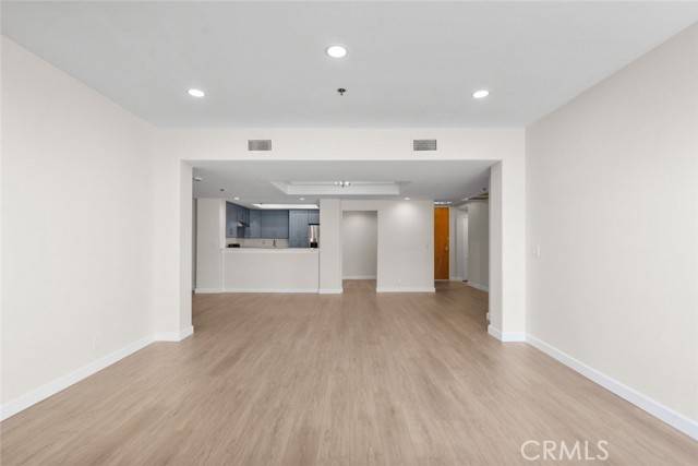 Sherman Oaks, CA 91423,4348 Mammoth Avenue #102