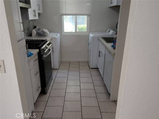Fontana, CA 92335,9240 Date Street #10A